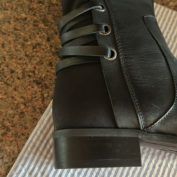 NEW “Vince Camuto” Librena size 8 1/2 heel 1 1/4 aprox leather/gore-Tex - Picture 13 of 15